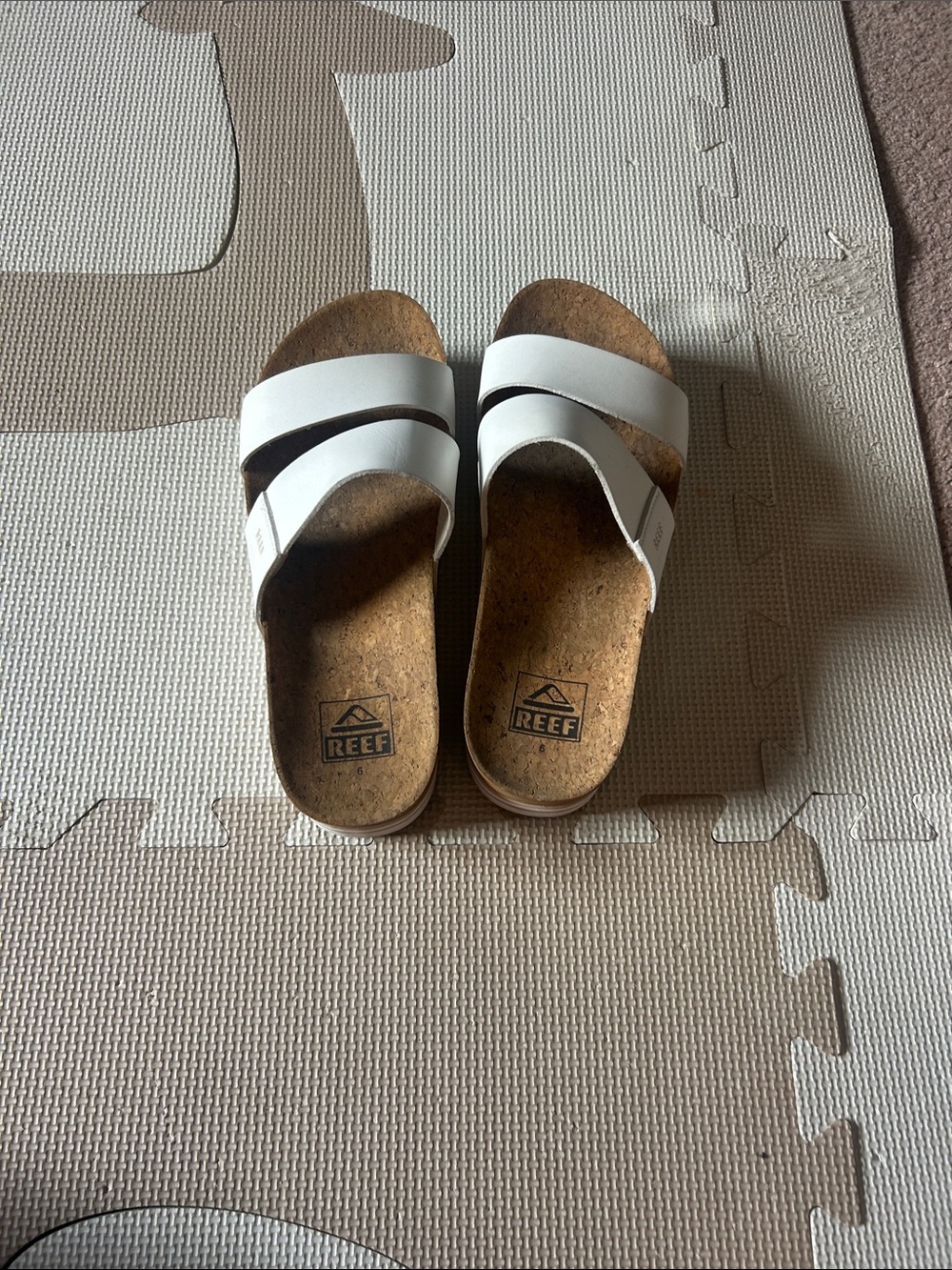 Reef  White Slide Sandals - Comfortable Cork Footbed size 6